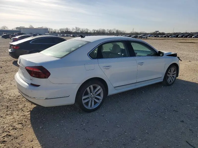 2017 VOLKSWAGEN PASSAT SE  