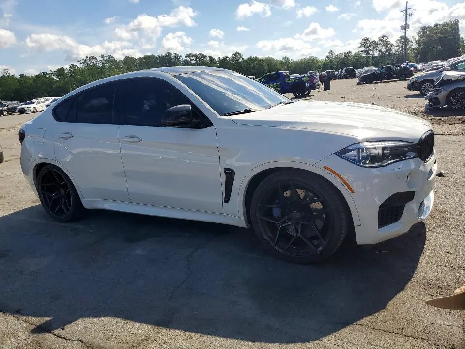2015 BMW X6 M  