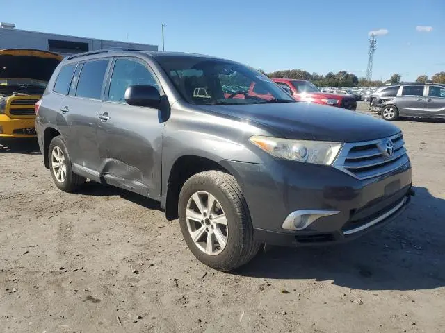 2011 TOYOTA HIGHLANDER BASE  