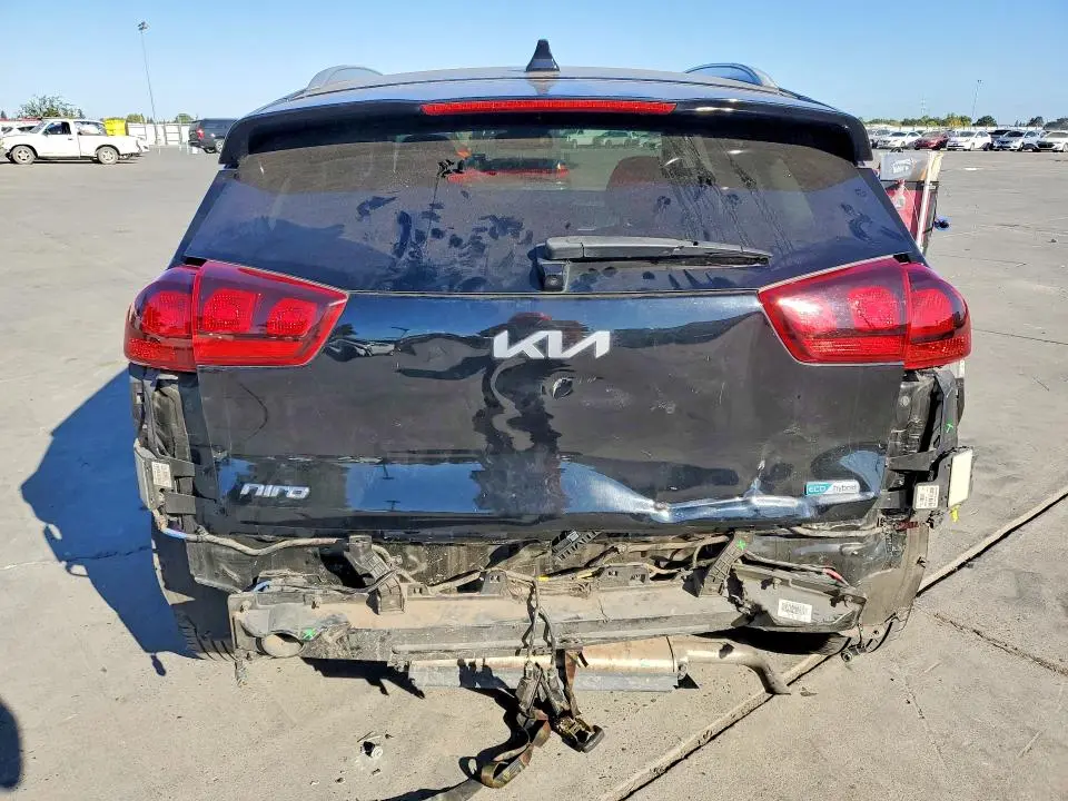 2022 KIA NIRO LXS  