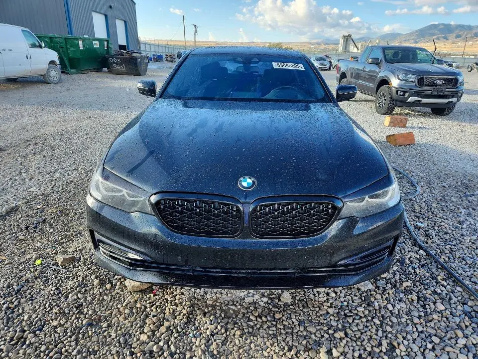 2019 BMW 530E   