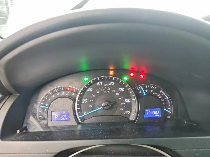 2012 TOYOTA CAMRY LE  