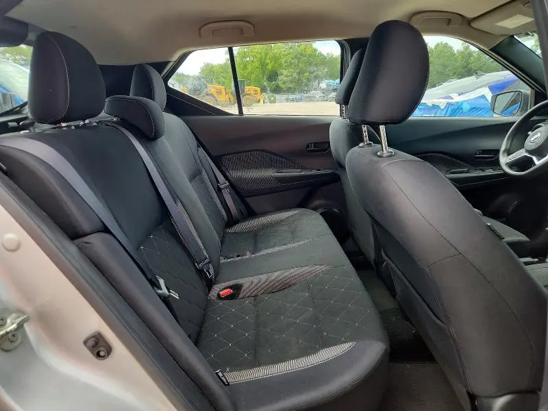 2020 NISSAN KICKS S  