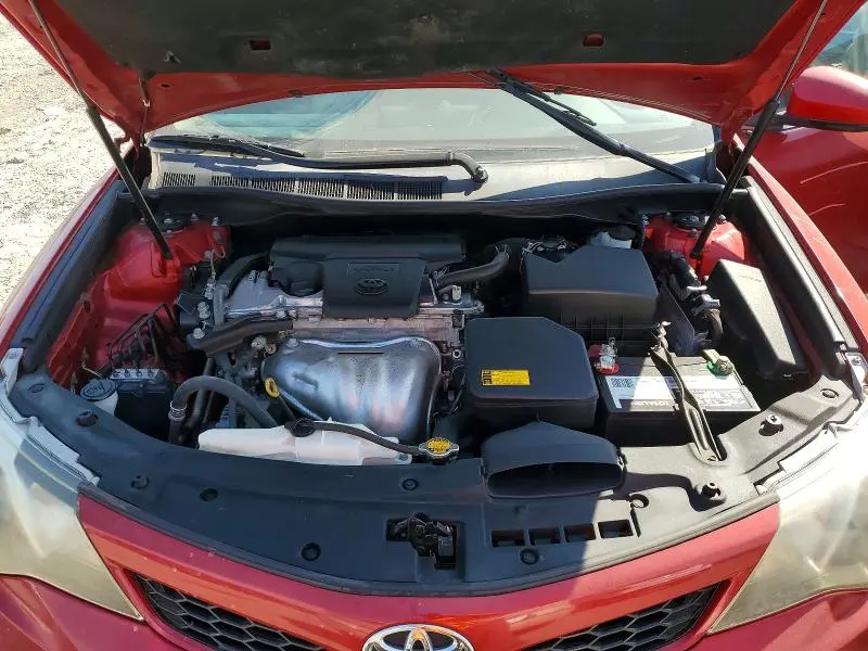 2013 TOYOTA CAMRY SE  