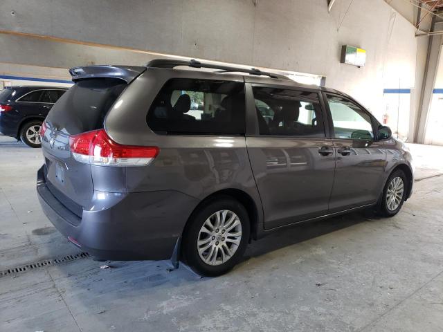 2012 TOYOTA SIENNA XLE