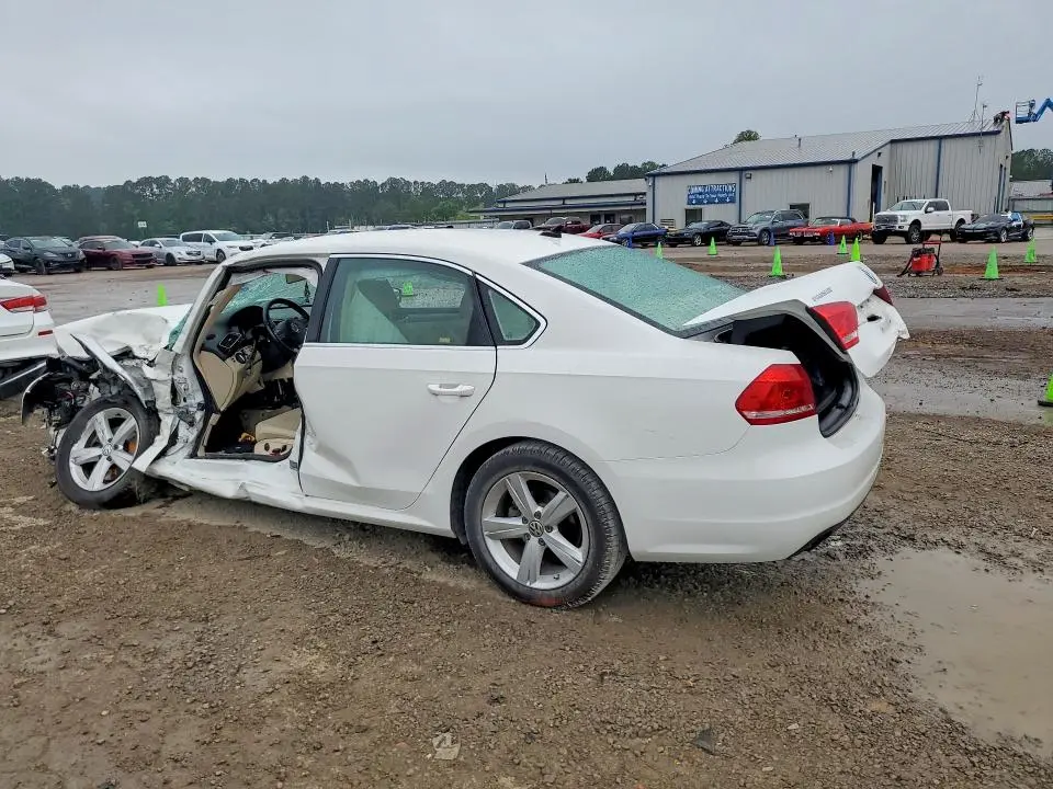 2015 VOLKSWAGEN PASSAT S  