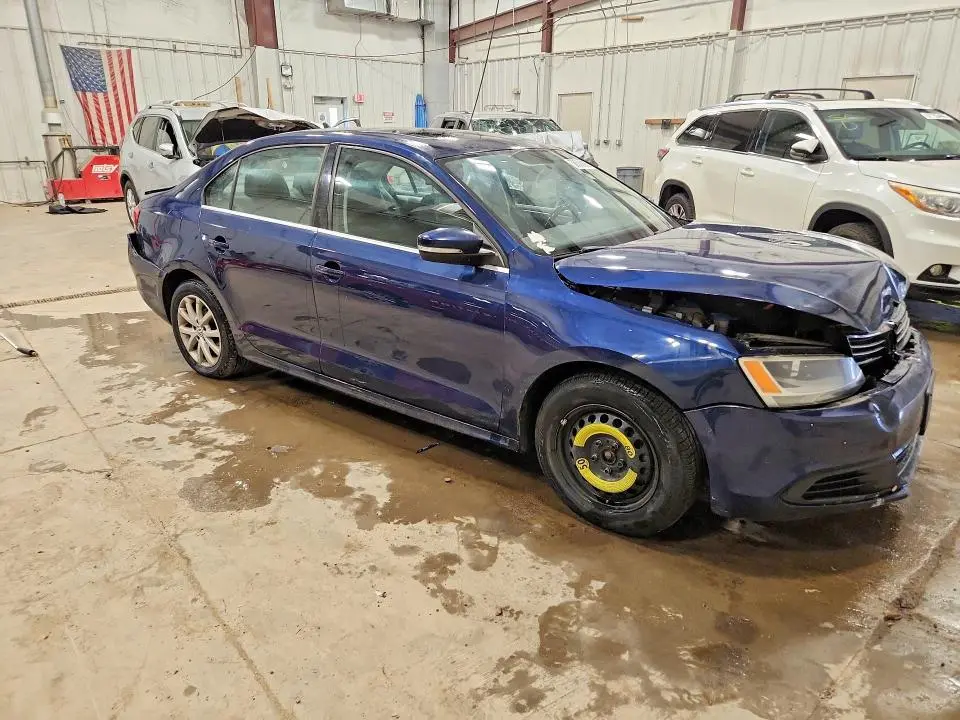 2013 VOLKSWAGEN JETTA SE  
