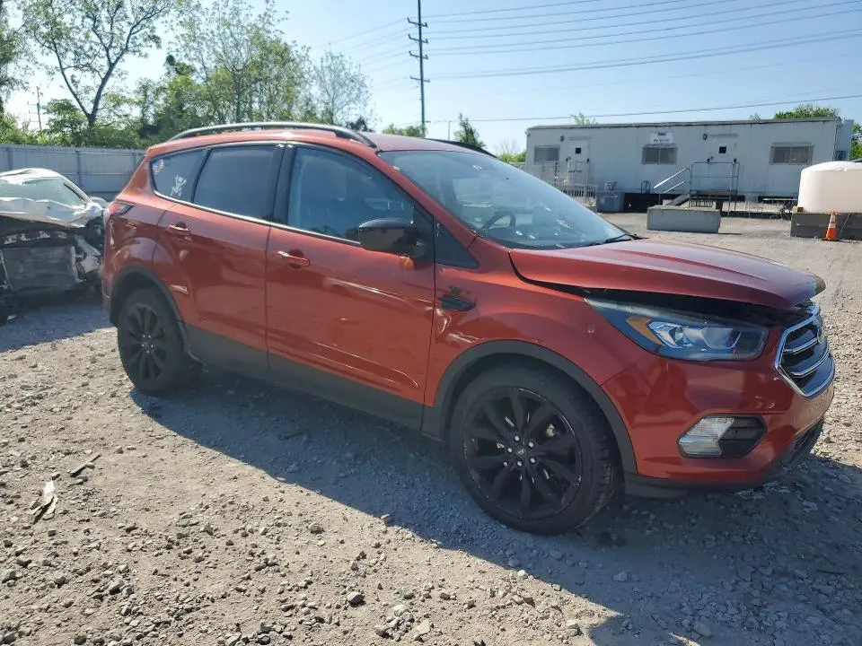 2019 FORD ESCAPE SE  