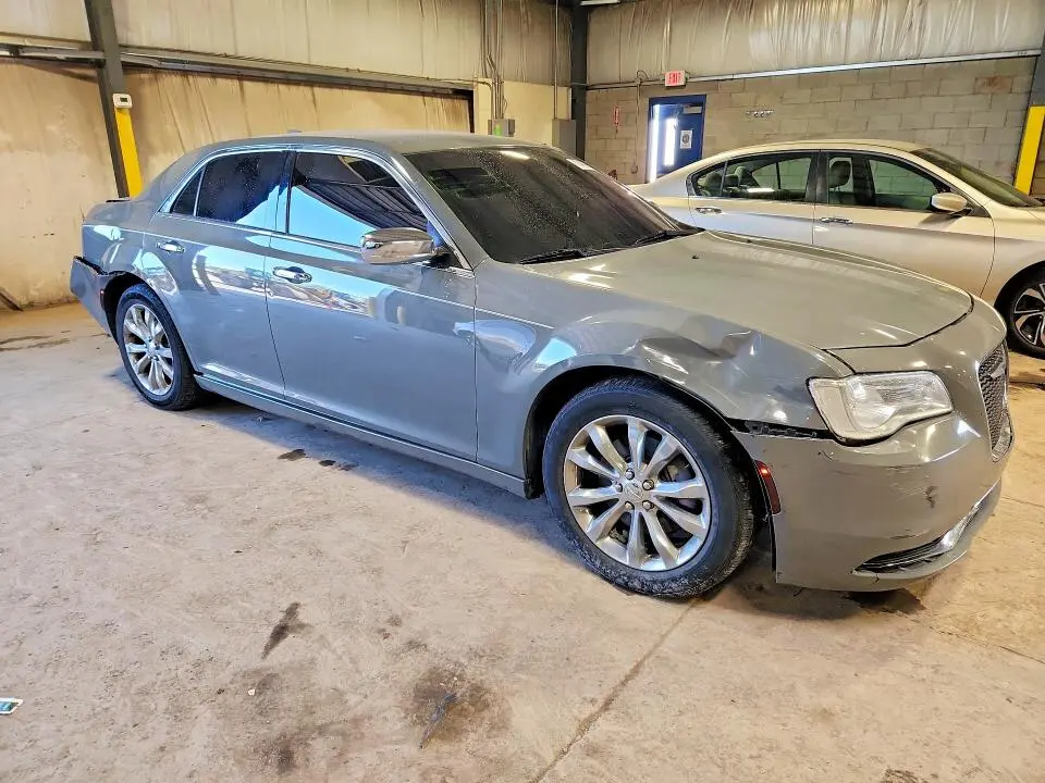 2018 CHRYSLER 300 LIMITED  