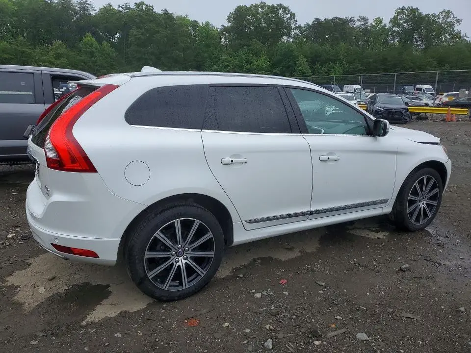2017 VOLVO XC60 T6 INSCRIPTION  