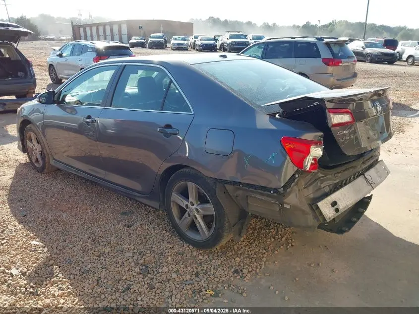 2014 TOYOTA CAMRY SE
