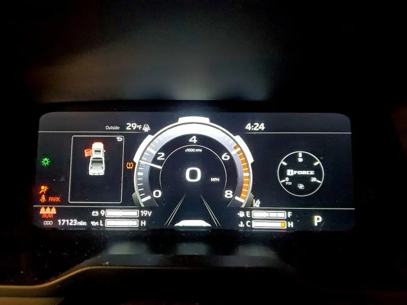 2025 TOYOTA TUNDRA CREWMAX LIMITED  