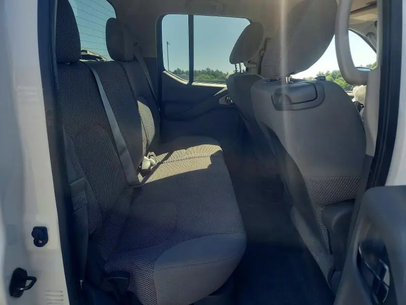 2011 NISSAN FRONTIER S  