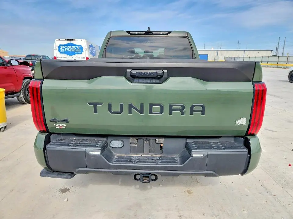 2023 TOYOTA TUNDRA SR5  