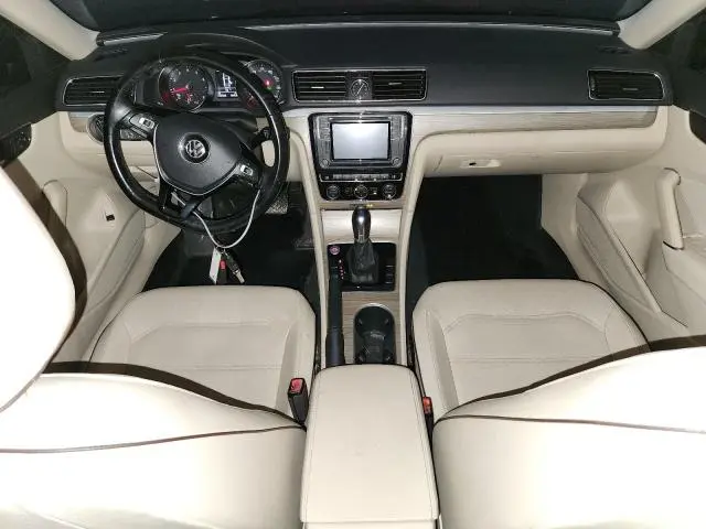 2017 VOLKSWAGEN PASSAT SE  