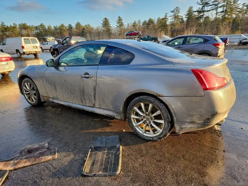 2011 INFINITI G37   