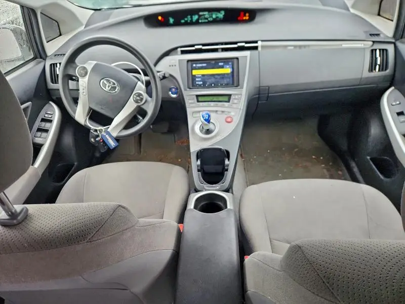 2014 TOYOTA PRIUS PLUG-IN   