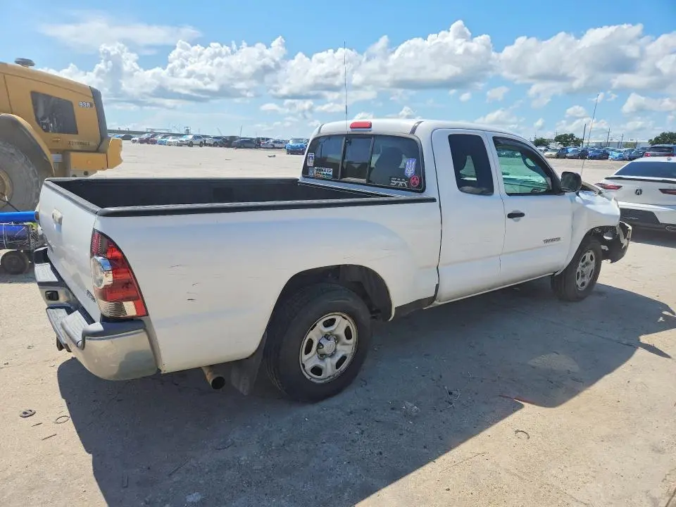 2011 TOYOTA TACOMA BASE  