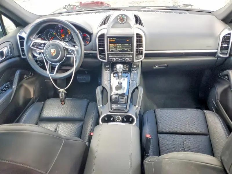 2016 PORSCHE CAYENNE   