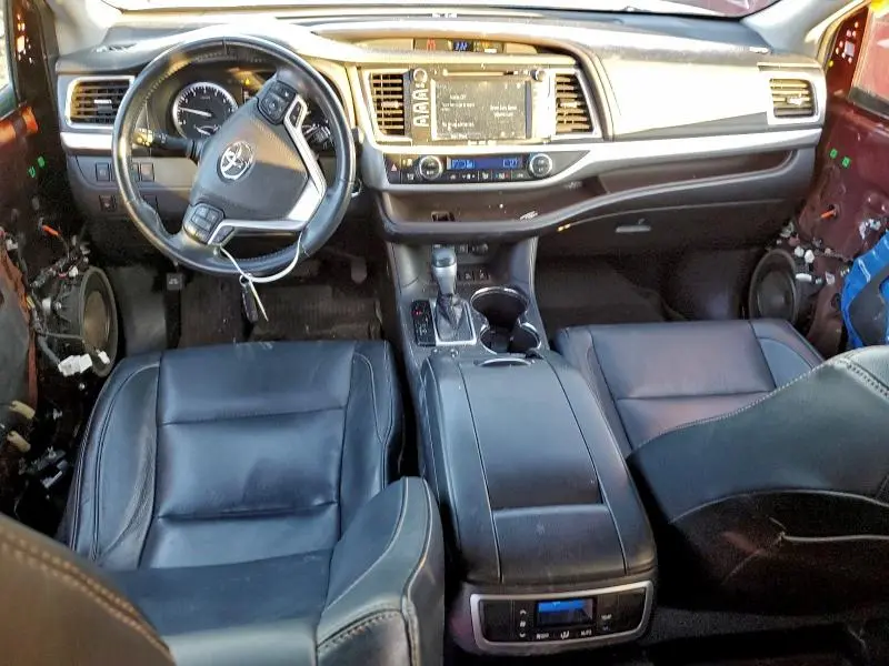 2018 TOYOTA HIGHLANDER SE  