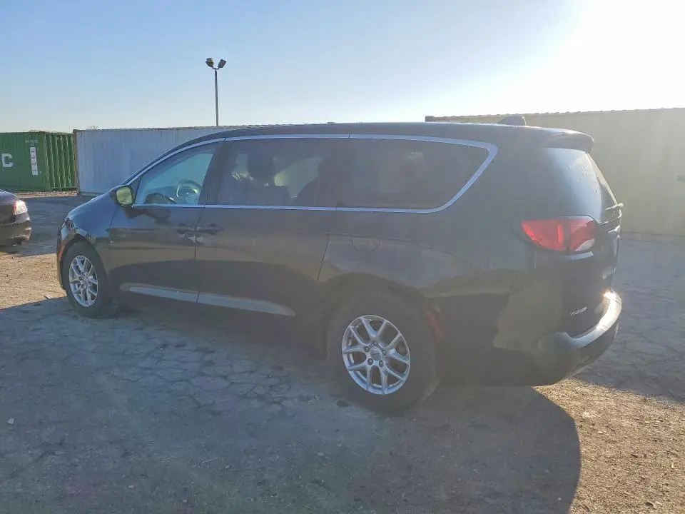 2022 CHRYSLER VOYAGER LX  