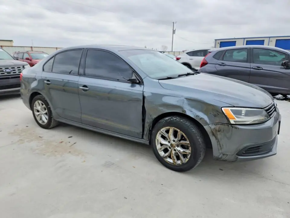 2013 VOLKSWAGEN JETTA BASE  