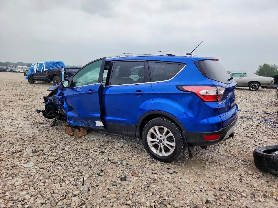 2017 FORD ESCAPE SE  