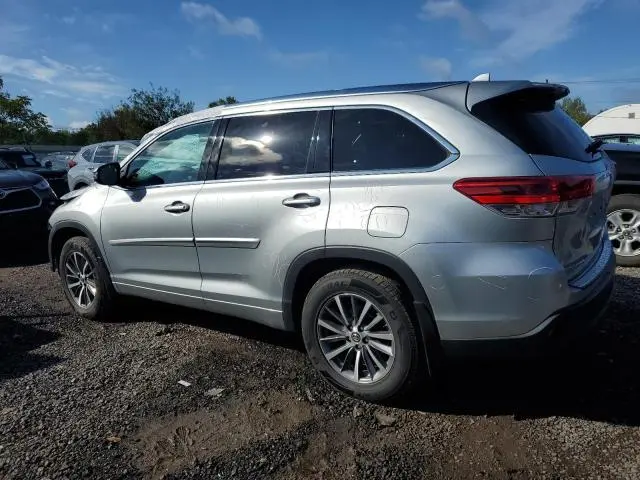 2018 TOYOTA HIGHLANDER SE  