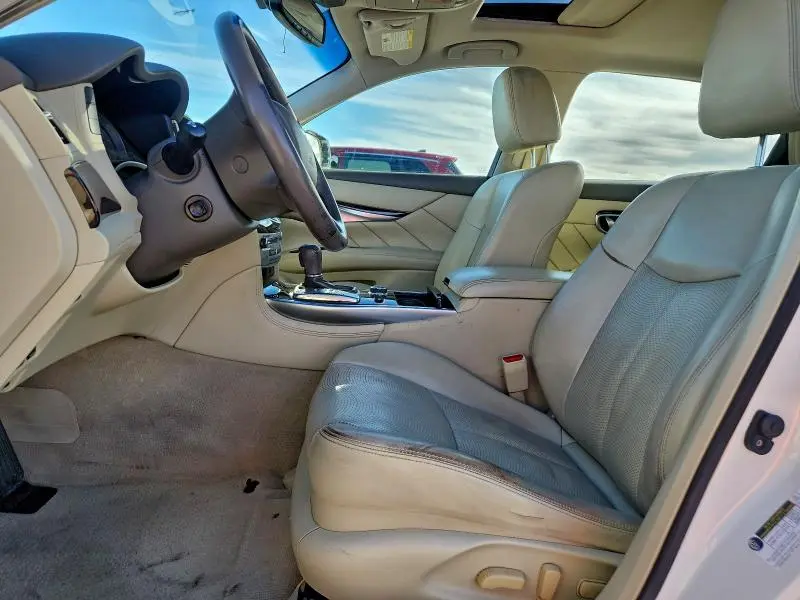 2016 INFINITI Q70L 3.7  