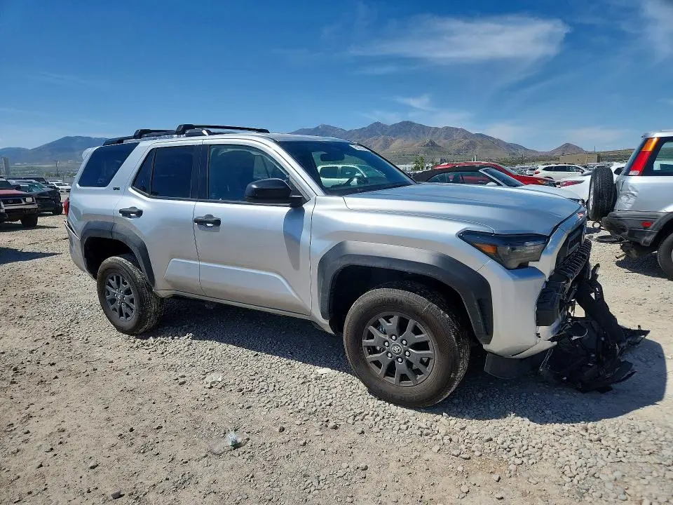2025 TOYOTA 4RUNNER SR5  