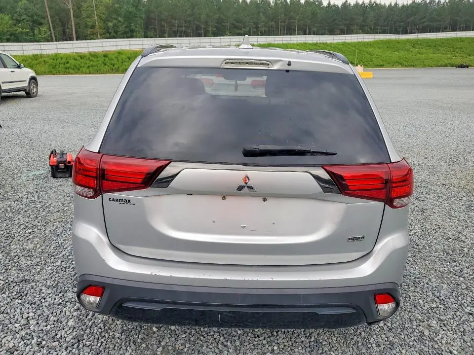 2020 MITSUBISHI OUTLANDER SE  