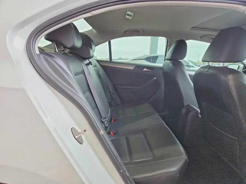 2017 VOLKSWAGEN JETTA SE  