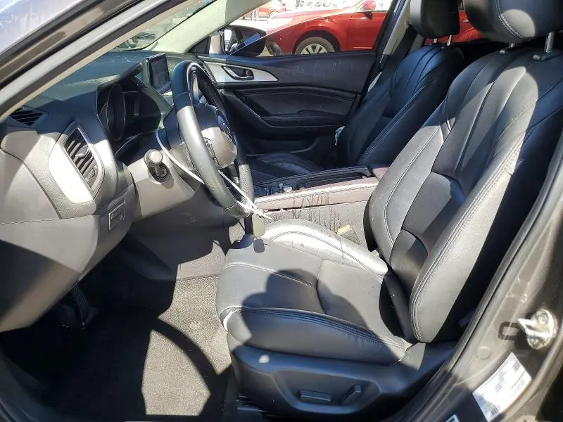2018 MAZDA 3 TOURING  