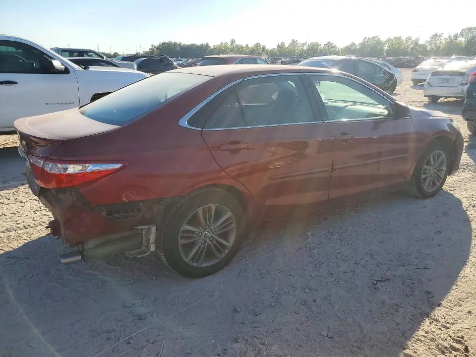 2015 TOYOTA CAMRY SE  