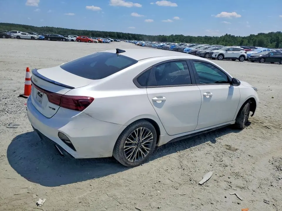 2022 KIA FORTE GT LINE  