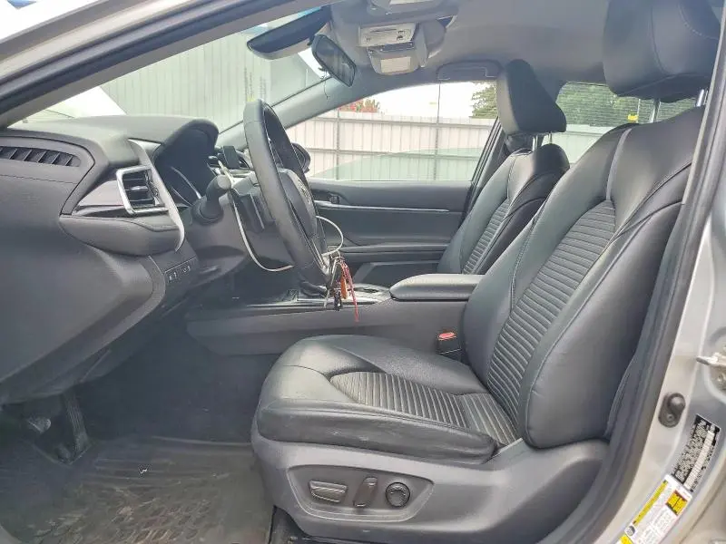 2018 TOYOTA CAMRY SE  