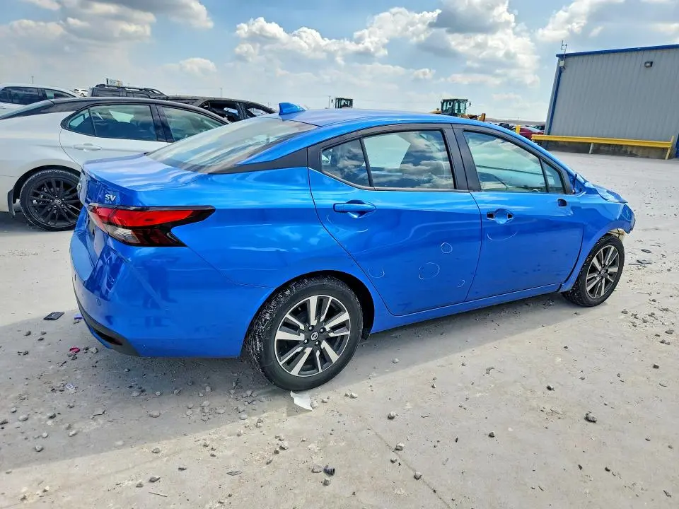 2020 NISSAN VERSA SV  