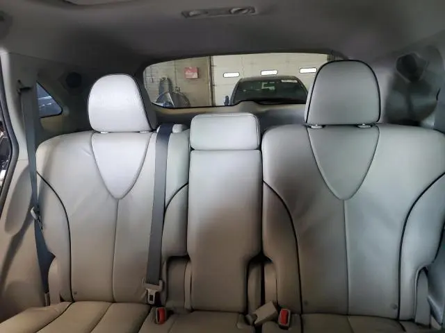 2013 TOYOTA VENZA LE  