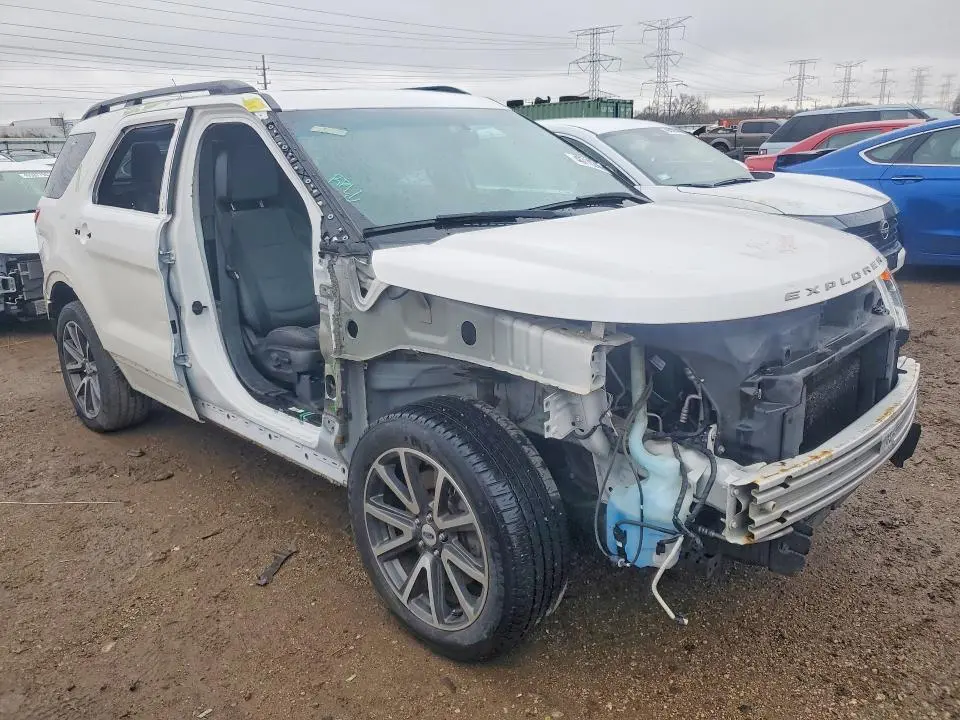 2015 FORD EXPLORER XLT  