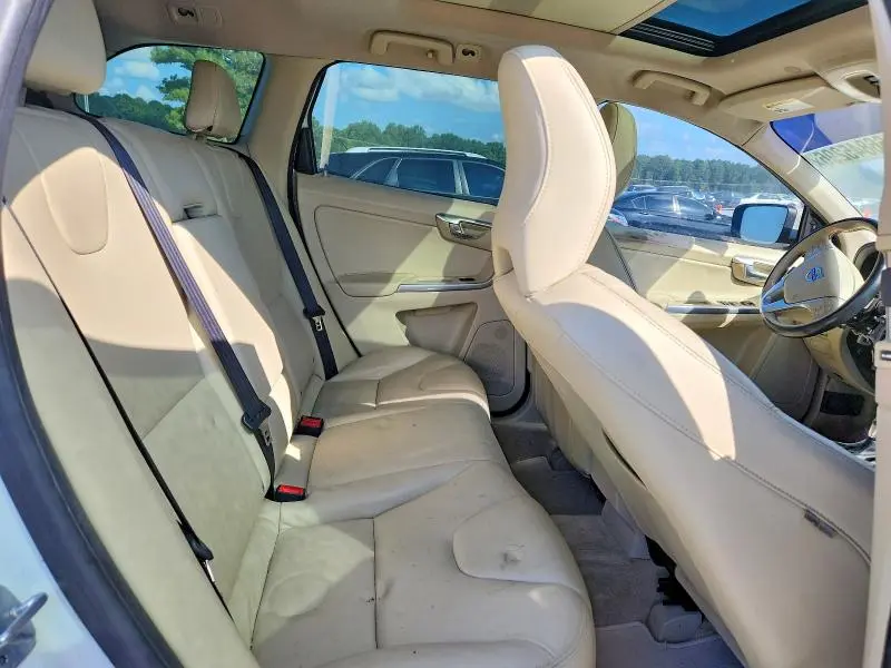 2015 VOLVO XC60 T5 PREMIER  