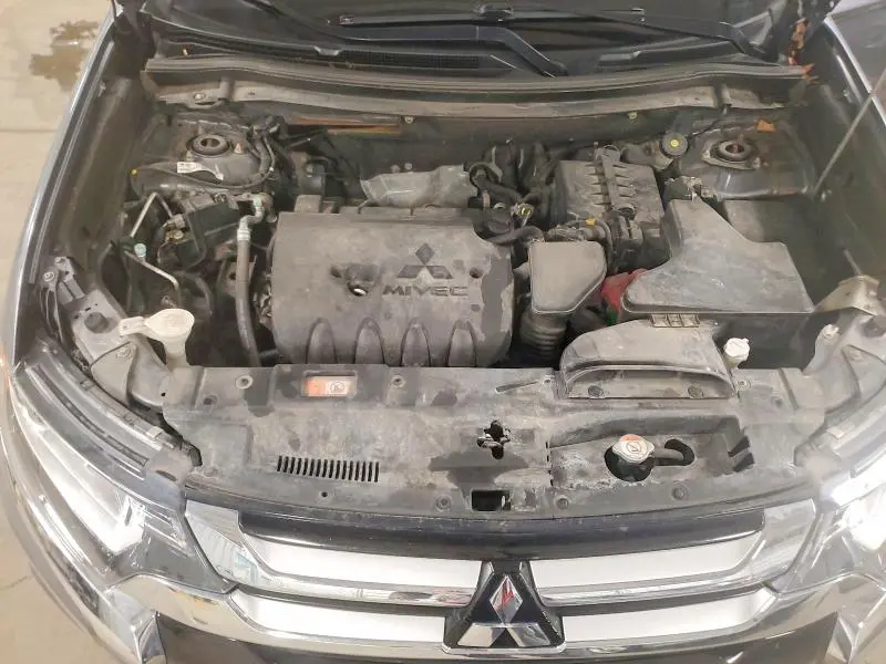 2017 MITSUBISHI OUTLANDER SE  