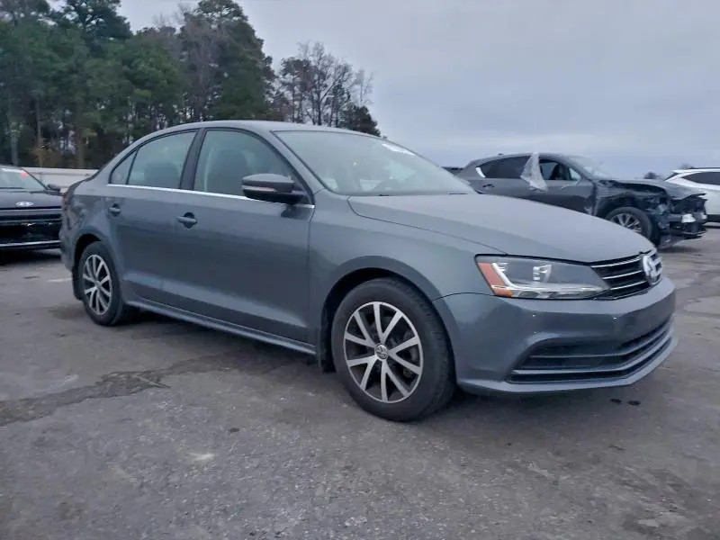 2017 VOLKSWAGEN JETTA SE  