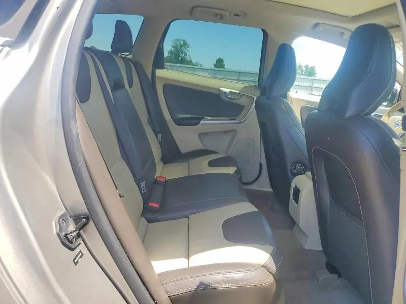 2011 VOLVO XC60 3.2  