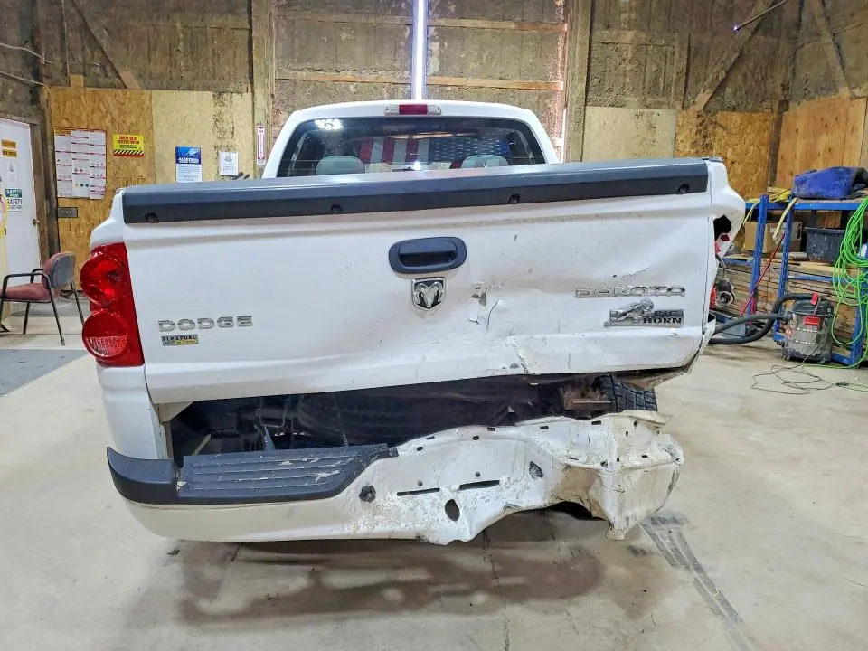 2011 DODGE DAKOTA SLT  