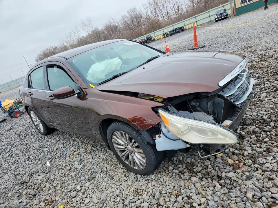 2013 CHRYSLER 200 LX  
