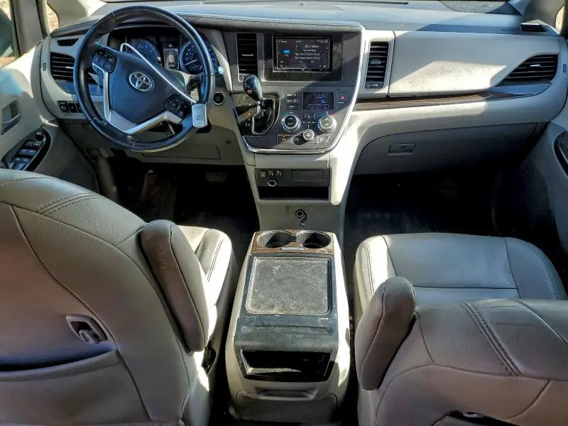 2015 TOYOTA SIENNA XLE  