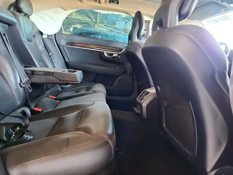 2018 VOLVO S90 T5 MOMENTUM  