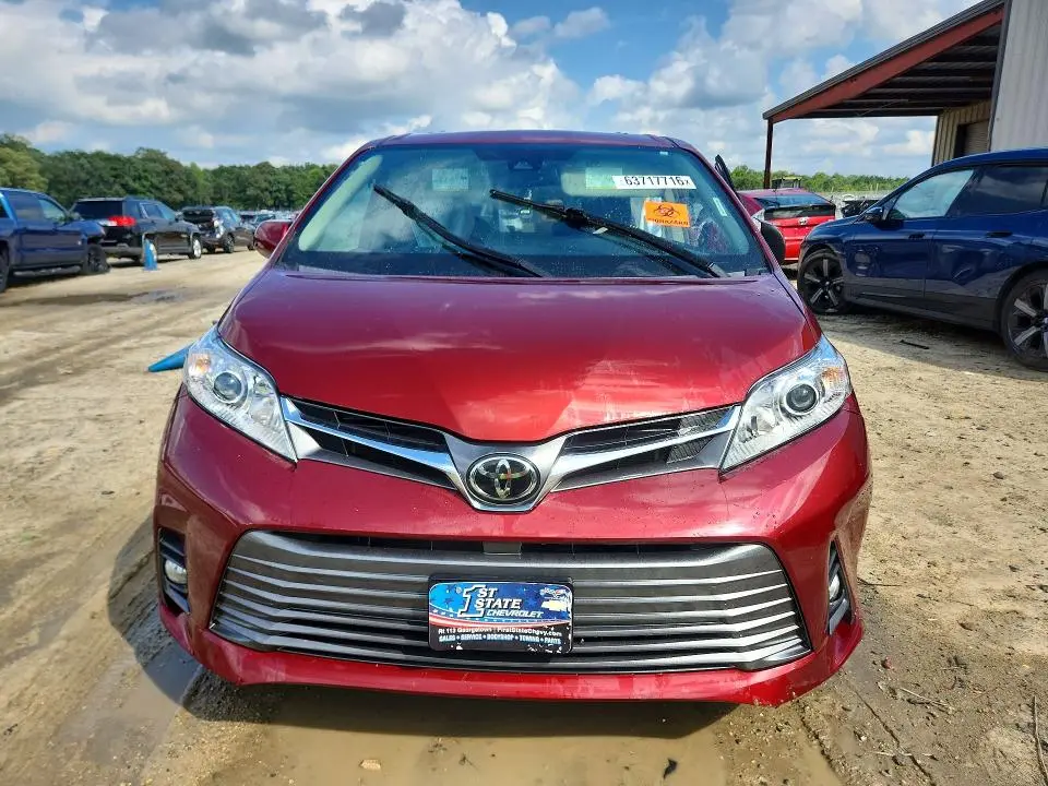 2019 TOYOTA SIENNA XLE PREMIUM 8-PASSENGER  