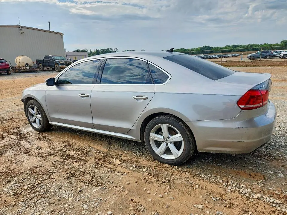 2013 VOLKSWAGEN PASSAT SE  