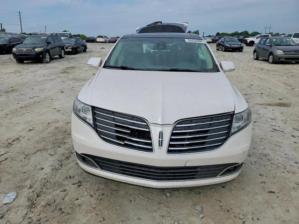 2017 LINCOLN MKT   
